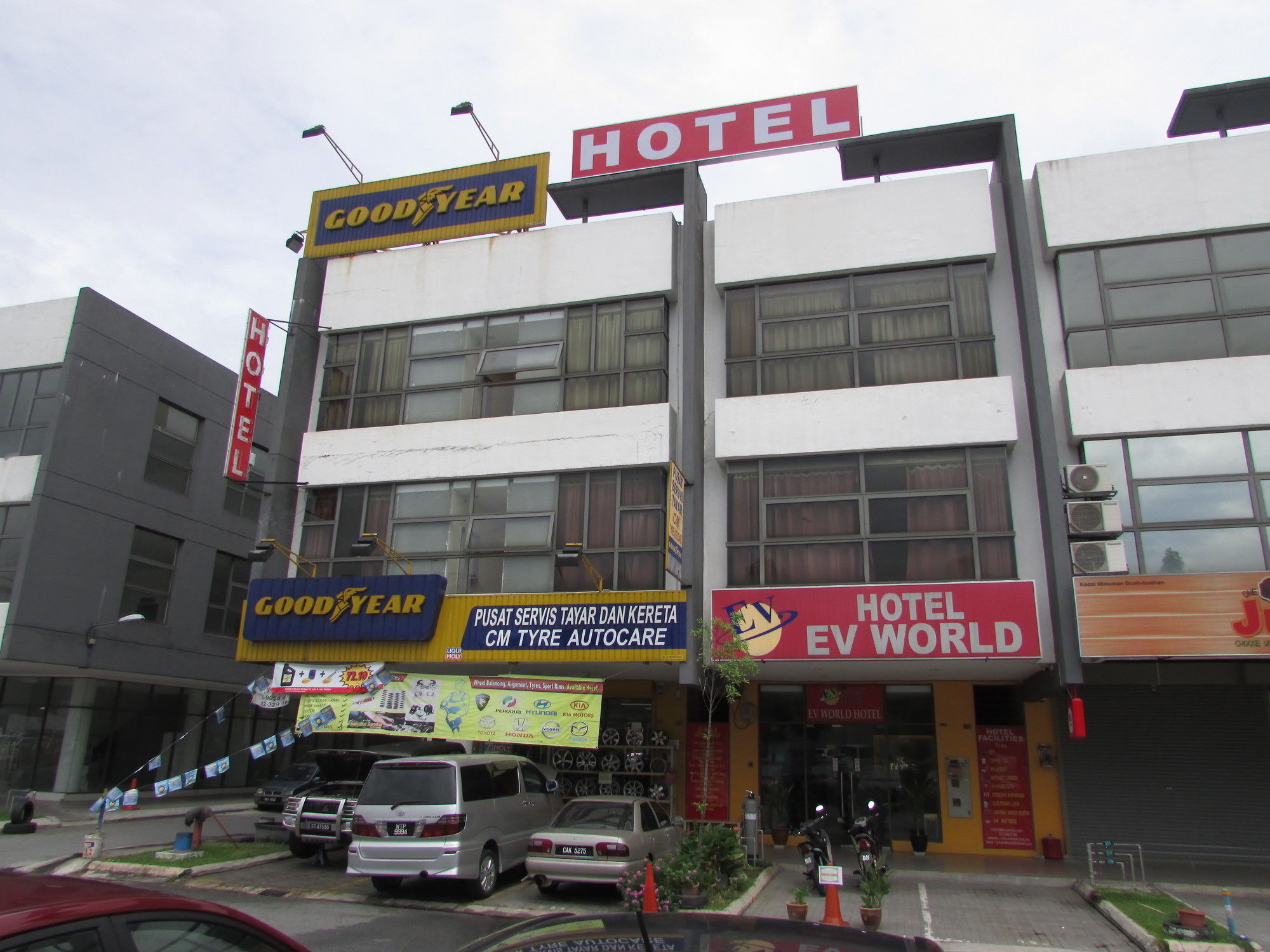Hotel Zamburger Sungai Besi Куала-Лумпур Экстерьер фото